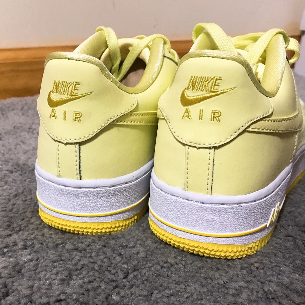 Nike Air Force - Picture 5 of 8